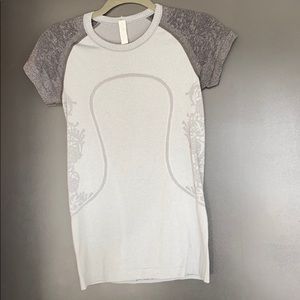 Lulu Lemon top
